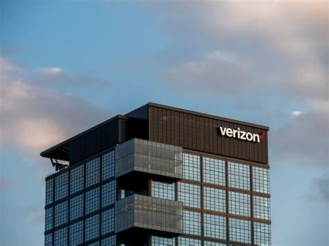 Cash refunds over 50 will be refunded by corporate check and mailed to the customers home address. . Verizon corporate locations